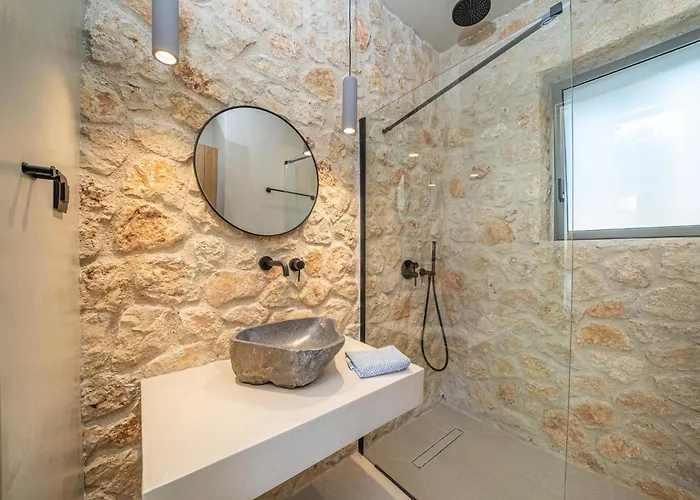 Otel Lithos Art Svoronata
